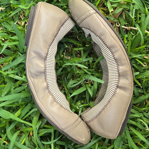 Tory Burch Tan Slip-On Flats Size 9M - Picture 4 of 8